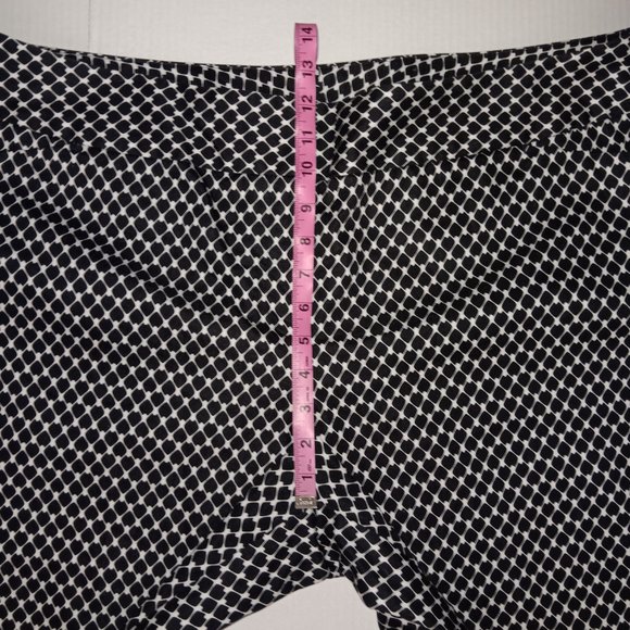 WORTHINGTON WOMAN MODERN FIT COTTON BLEND CAPRI PANTS - Picture 9 of 15